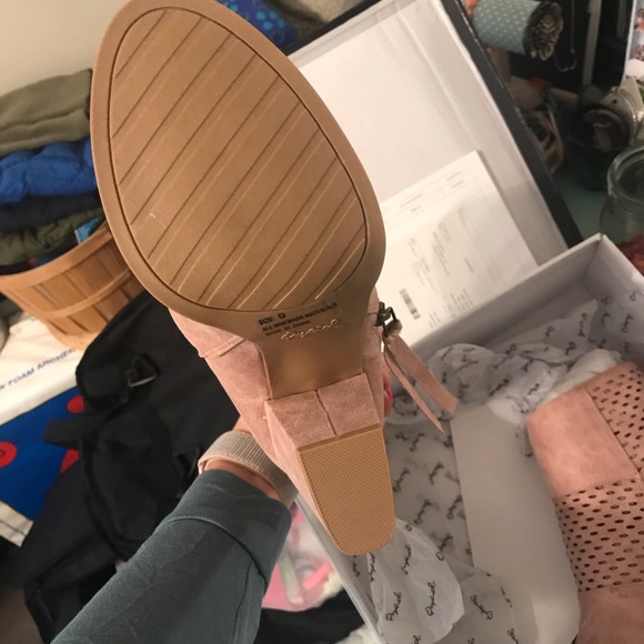 Open toes suede booties - Picture 3 of 4